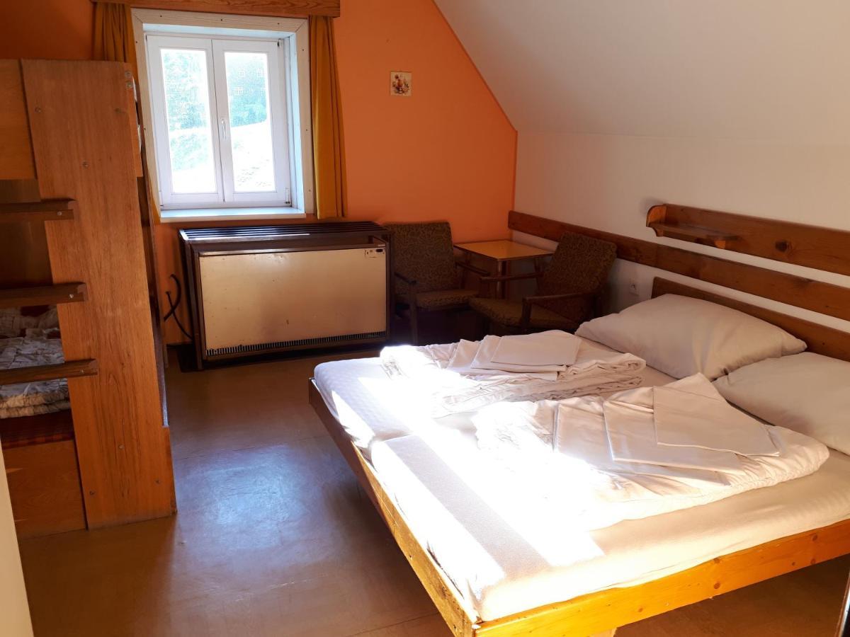 Horska Chata U Pekaru Pec pod Snezkou Exteriör bild